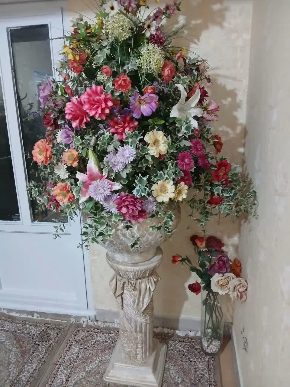 دو عدد گل با گلدان مصنوعی|گل مصنوعی|تهران, شهرک شهید باقری|دیوار