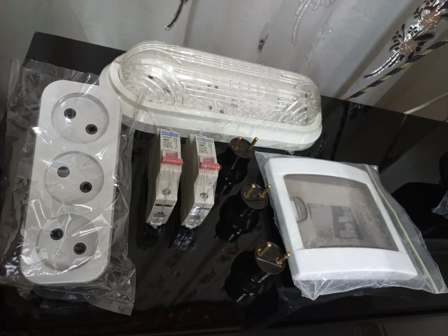 مهتابی تک قلو/فیوز۱۰آمپر/سیم برق/هلدر/حباب لامپ|لامپ و چراغ|شیراز, لاله|دیوار