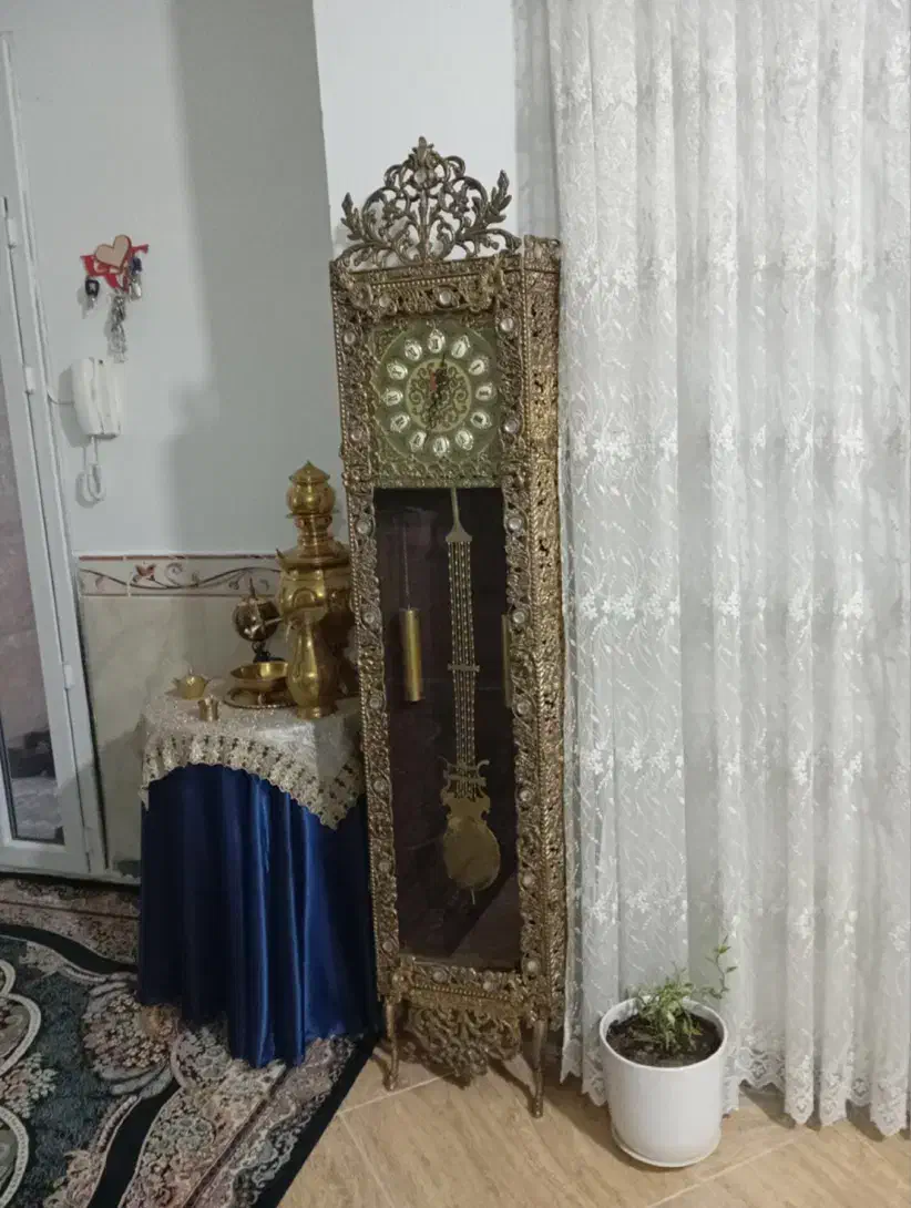 ست برنزی میز تی وی بوفه و ساعت ایستاده|میز تلویزیون|هشتگرد, شهرک راه آهن|دیوار