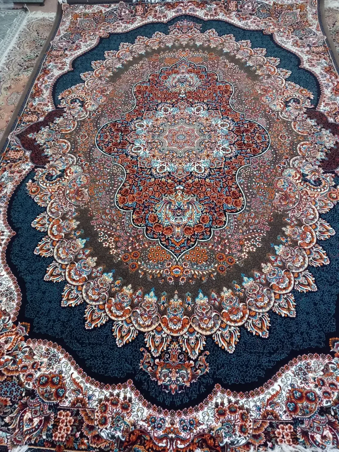 فرش ۶ متری ۷۰۰ شانه|فرش|گنبد کاووس, |دیوار