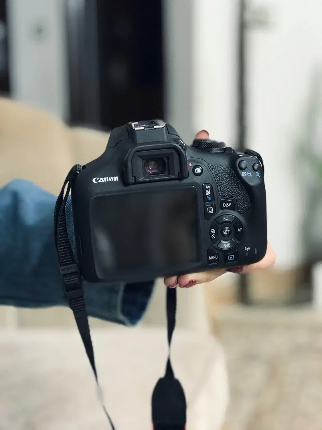 دوربین canon 2000 D|دوربین عکاسی و فیلم‌برداری|شیراز, شهرک پرواز|دیوار