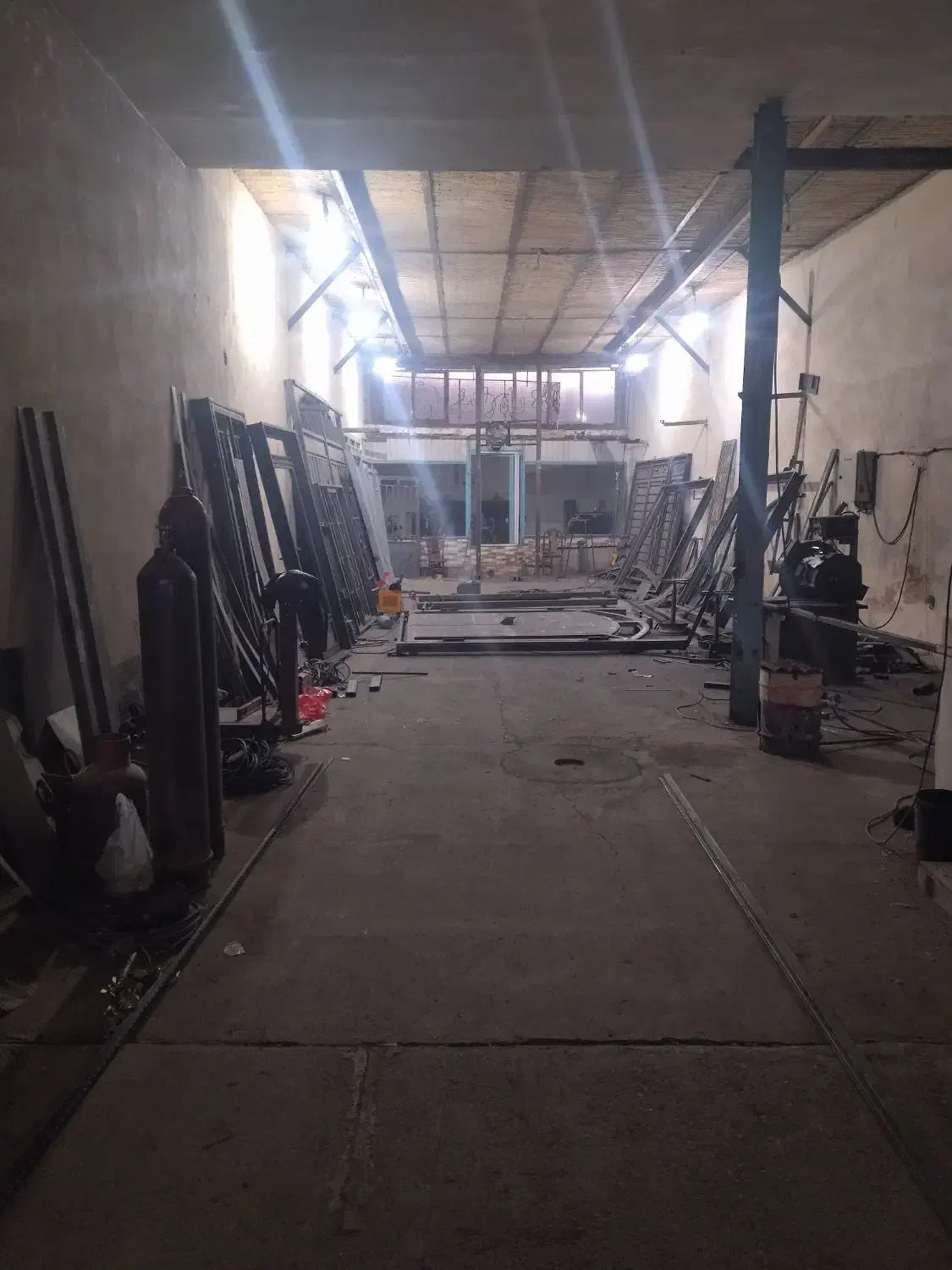 اجاره کارگاه آهنگری درب و پنجره سازی|اجارهٔ مغازه و غرفه|جوادآباد, |دیوار