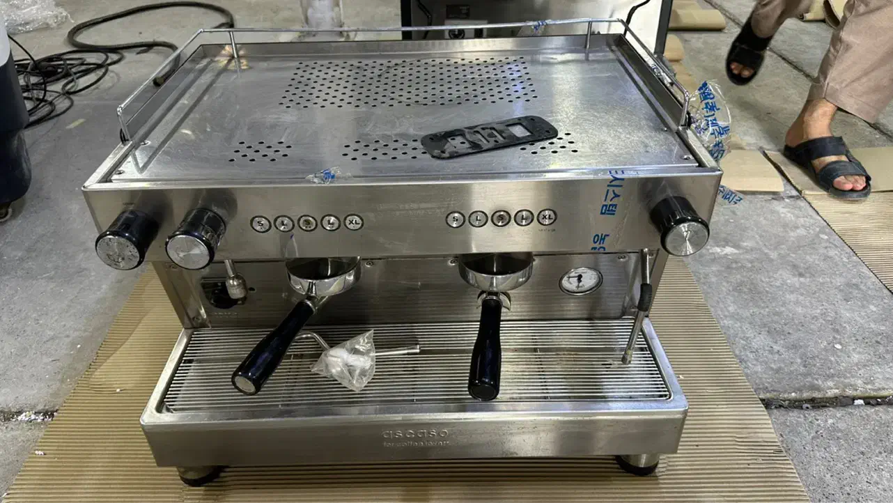 فروش ویژه اسپرسوساز صنعتی و آسیاب صنعتی|کافیشاپ و رستوران|میناب, |دیوار