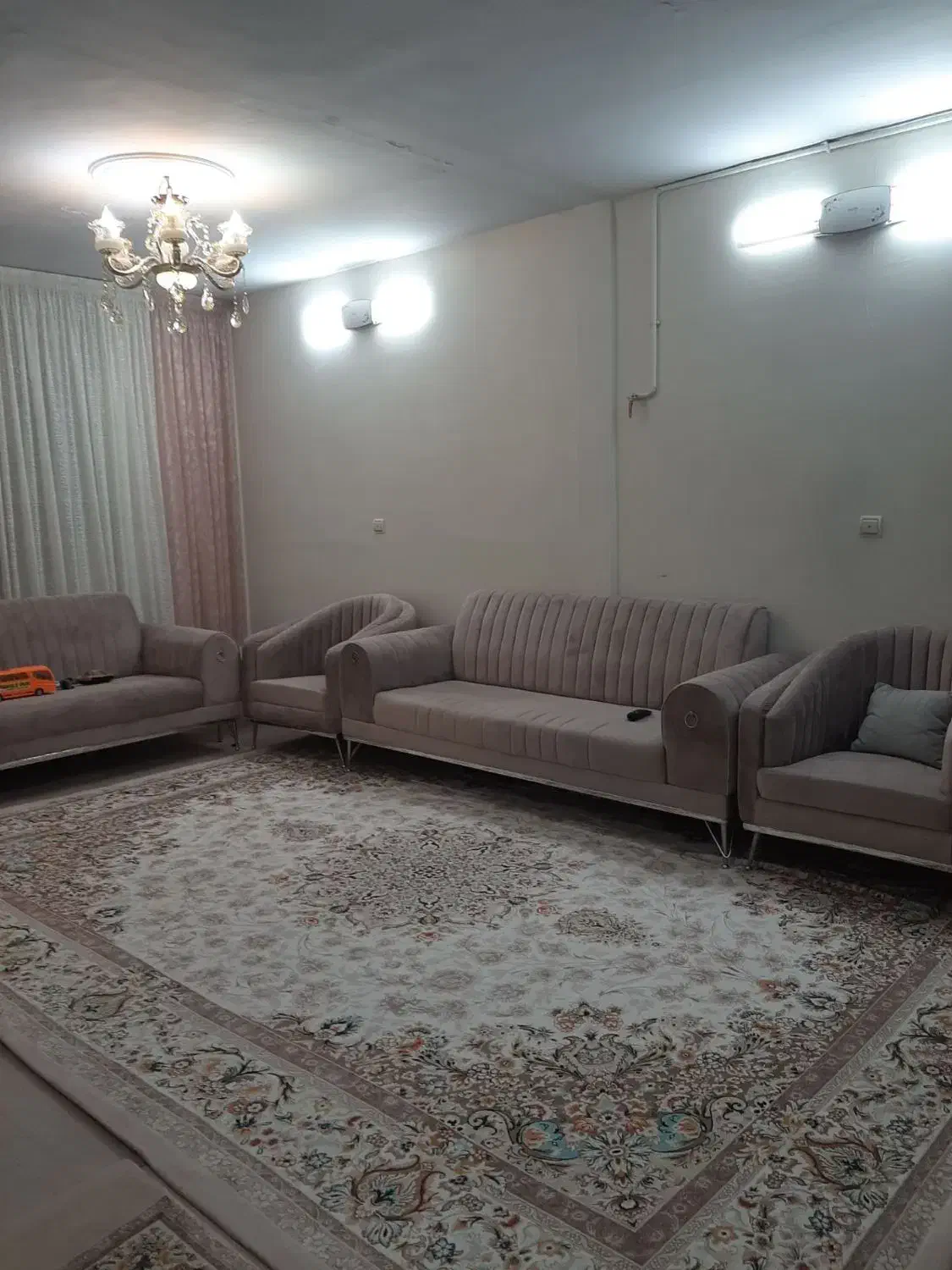 روفرشی ترک|روفرشی|رباط‌کریم, نصیرشهر|دیوار