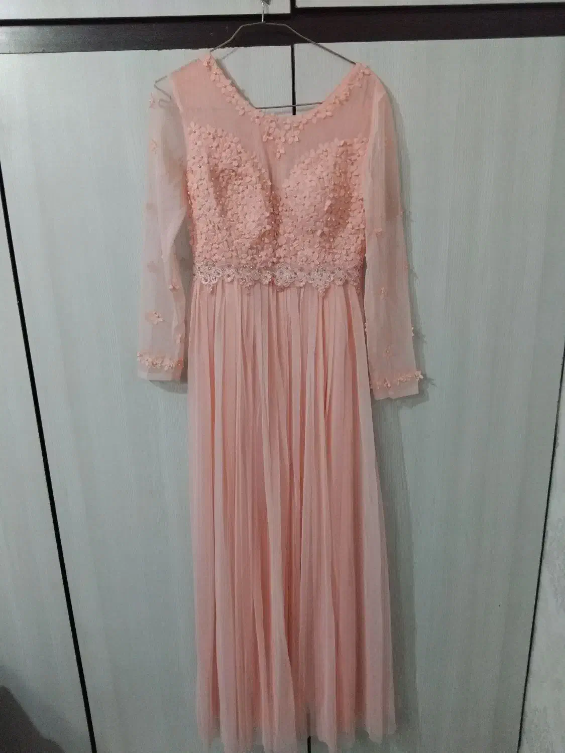 تعدادی لباس مجلسی نو و درحدنو|لباس|شاهین‌شهر, شهرک میلاد|دیوار