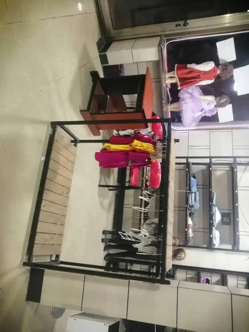 فروش کلیه وسایل مغازه بچه گانه|فروشگاه و مغازه|سردشت, |دیوار