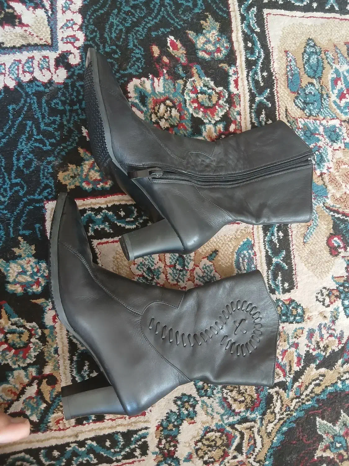 کفش|کیف، کفش، کمربند|فولادشهر, B1|دیوار