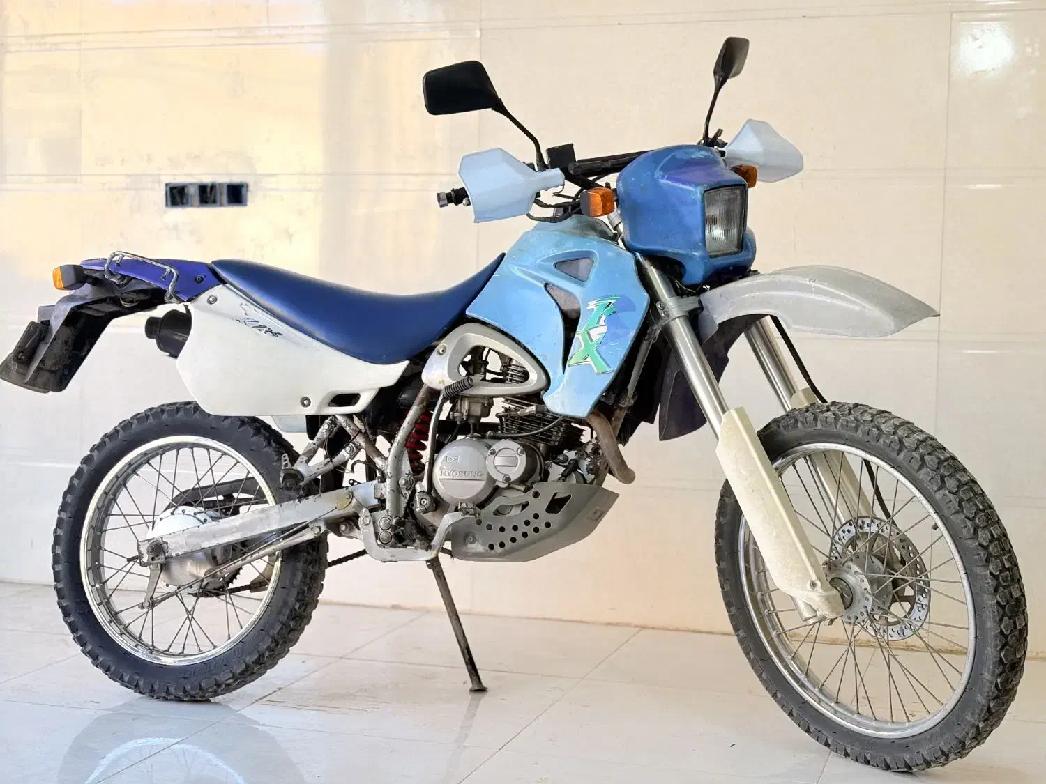 موتور تریل هیوسانگ درحد صفر پیچ تا پیچ فابریک|موتورسیکلت|گنبد کاووس, |دیوار