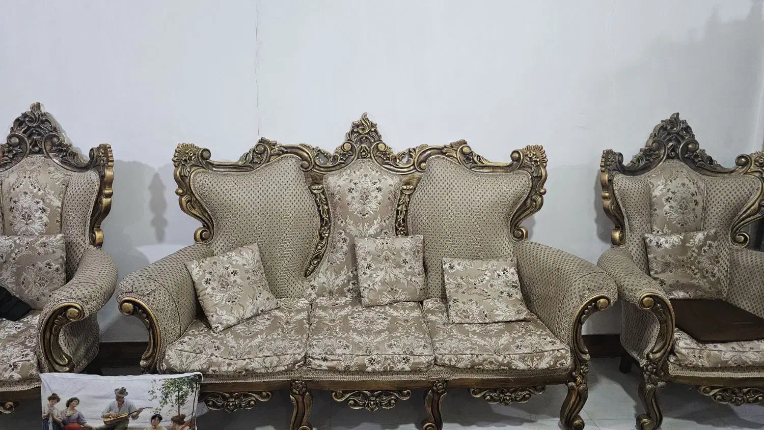 مبل سلطنتی هفت نفره و دو عدد رو فرشی|مبلمان خانگی و میز عسلی|چمران, |دیوار