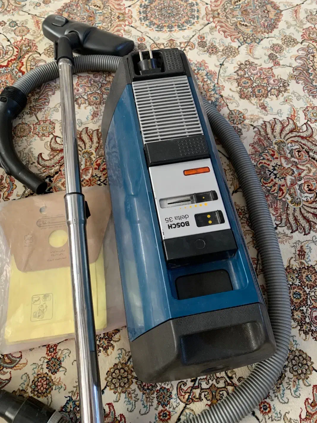 جاروبرقی بوش قدیمی کاملا سالم|جاروبرقی، جارو شارژی، بخارشو|اسلام‌شهر, شهرک قائمیه|دیوار