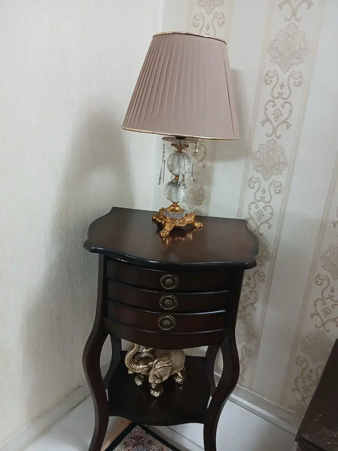 میز و آباژور|میز تلفن|آفتاب, |دیوار