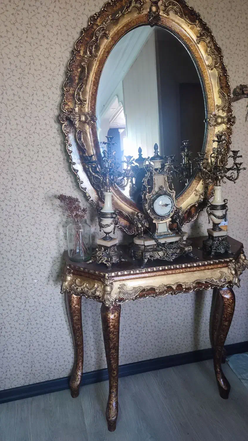 آینه و شمعدان و ساعت|آینه|فردیس, فردیس|دیوار