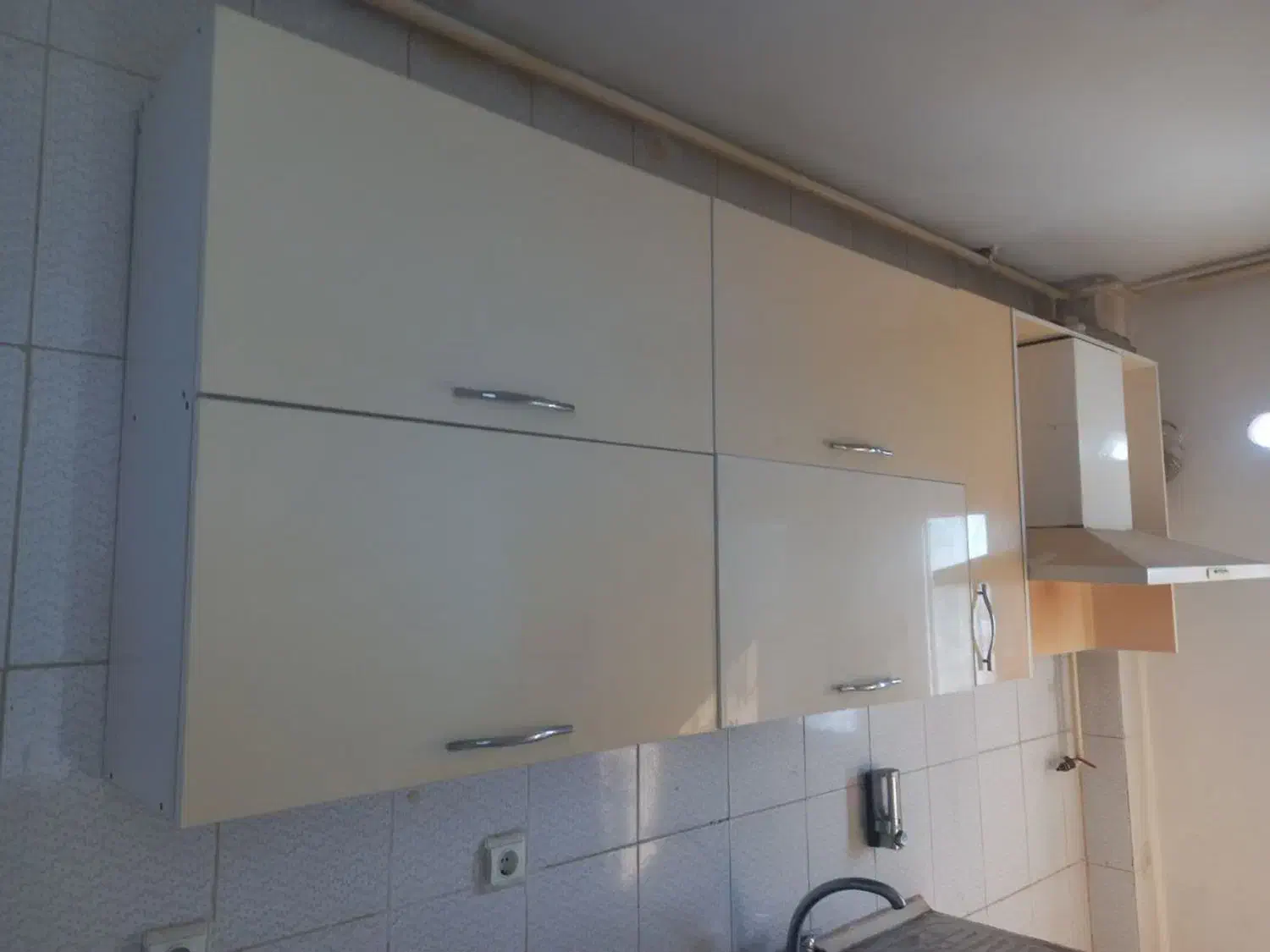 کابینت دست دوم فاز ۱۱ به همراه سینک و هود|مصالح و تجهیزات ساختمان|پردیس, فاز ۱۱|دیوار