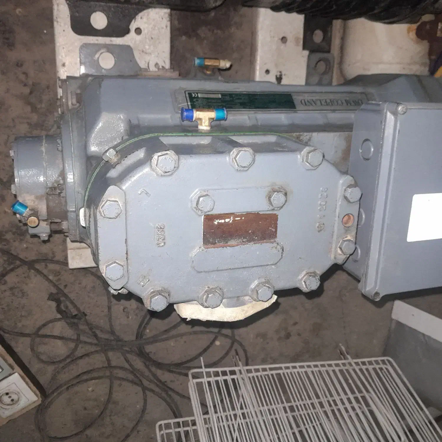 سردخانه فروش انواع کمپرسور|خدمات پیشه و مهارت|اصفهان, فجر|دیوار