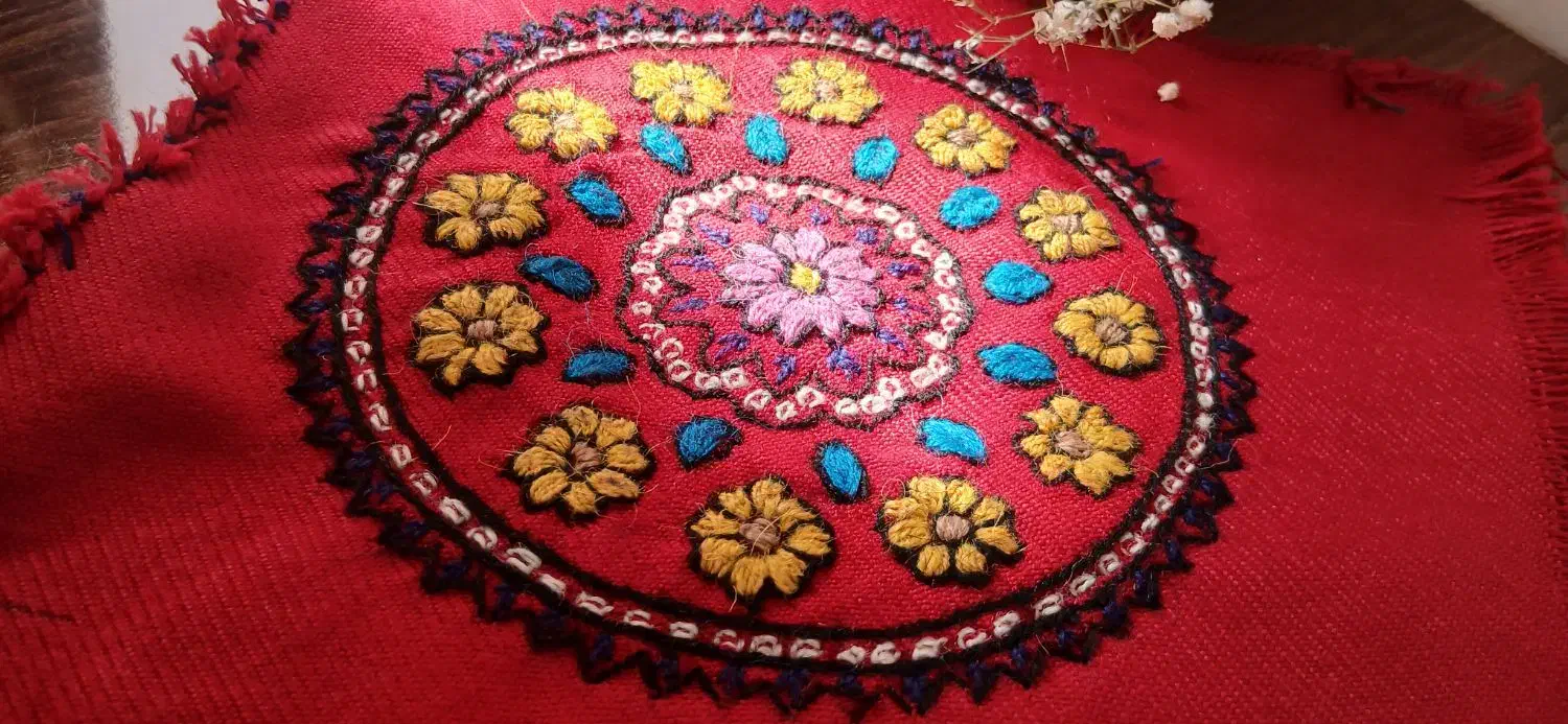 رومیزی پته گرد قرمز|پرده، رانر، رومیزی|کرمان, |دیوار