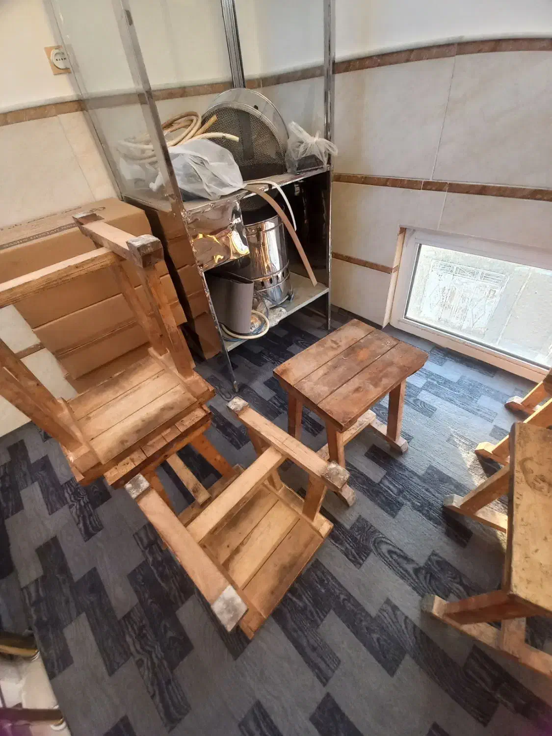 میز صندلی چوبی|کافیشاپ و رستوران|قم, قلعه کامکار|دیوار