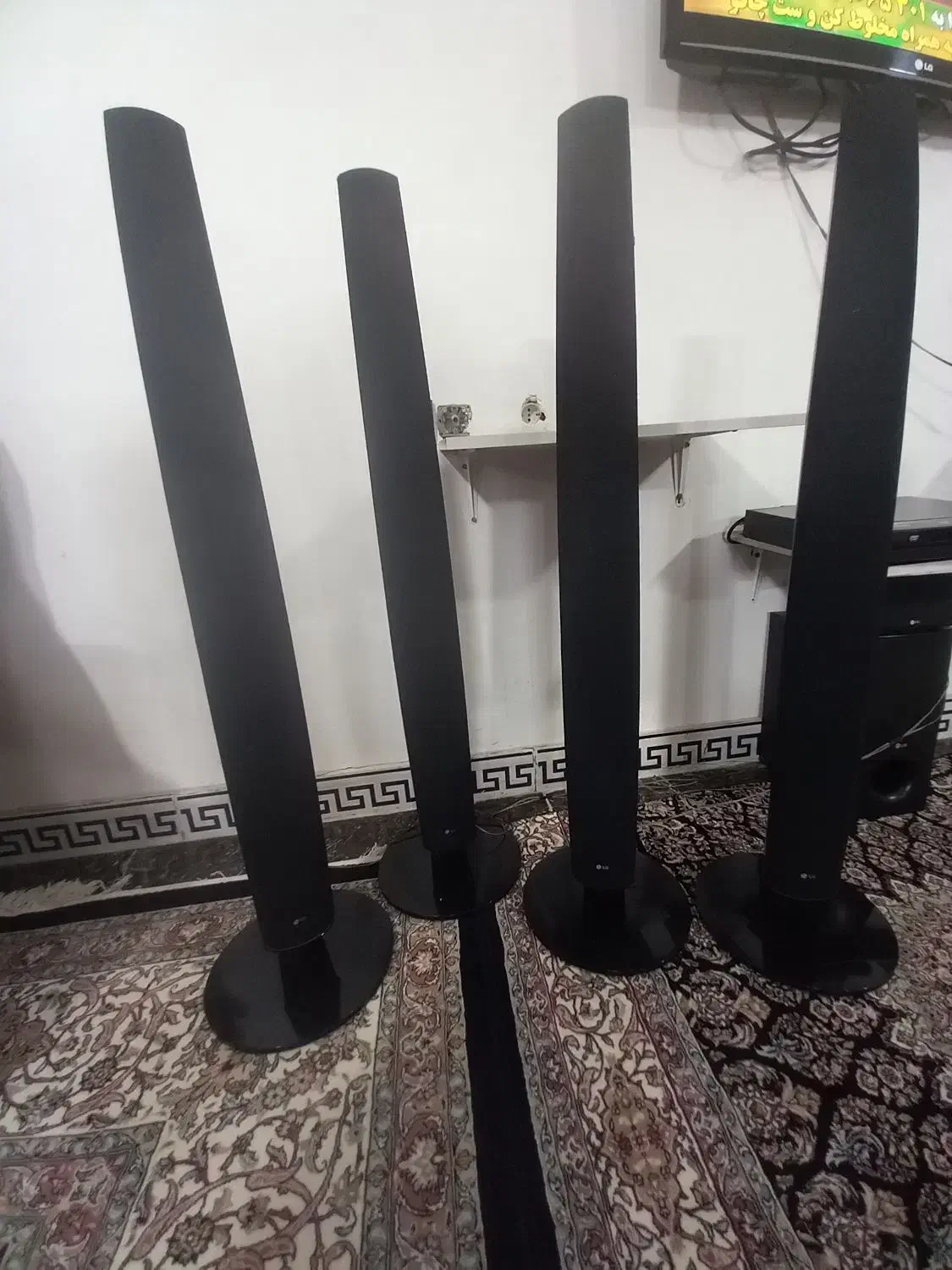 تلوزیون lcd42اینچLG پایه وسط اصلی با سینما خانواده|تلویزیون و پروژکتور|شریف‌آباد, |دیوار