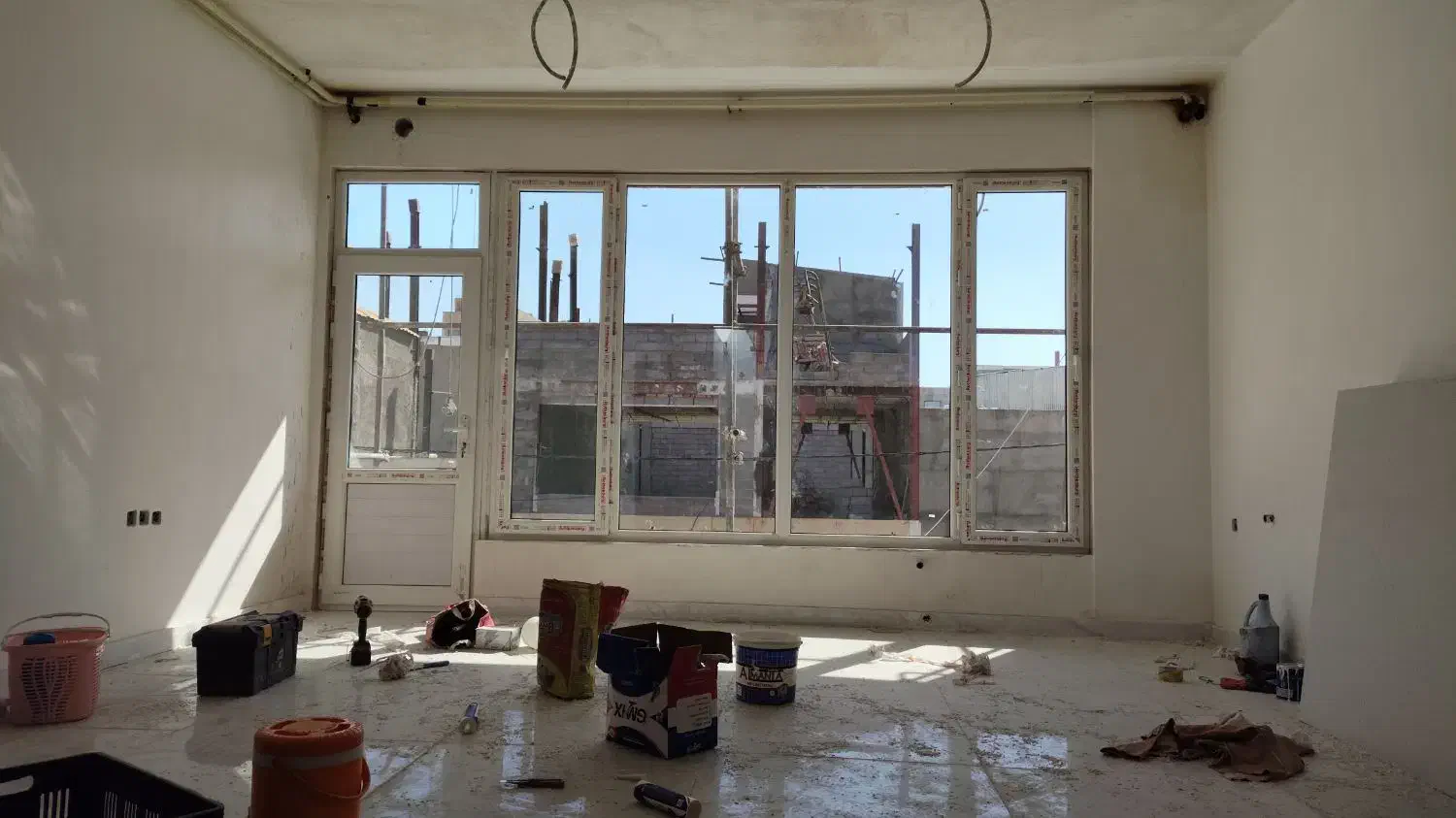 ریکلاچ و نصب در و پنجره پی وی سی|خدمات پیشه و مهارت|قروه, |دیوار