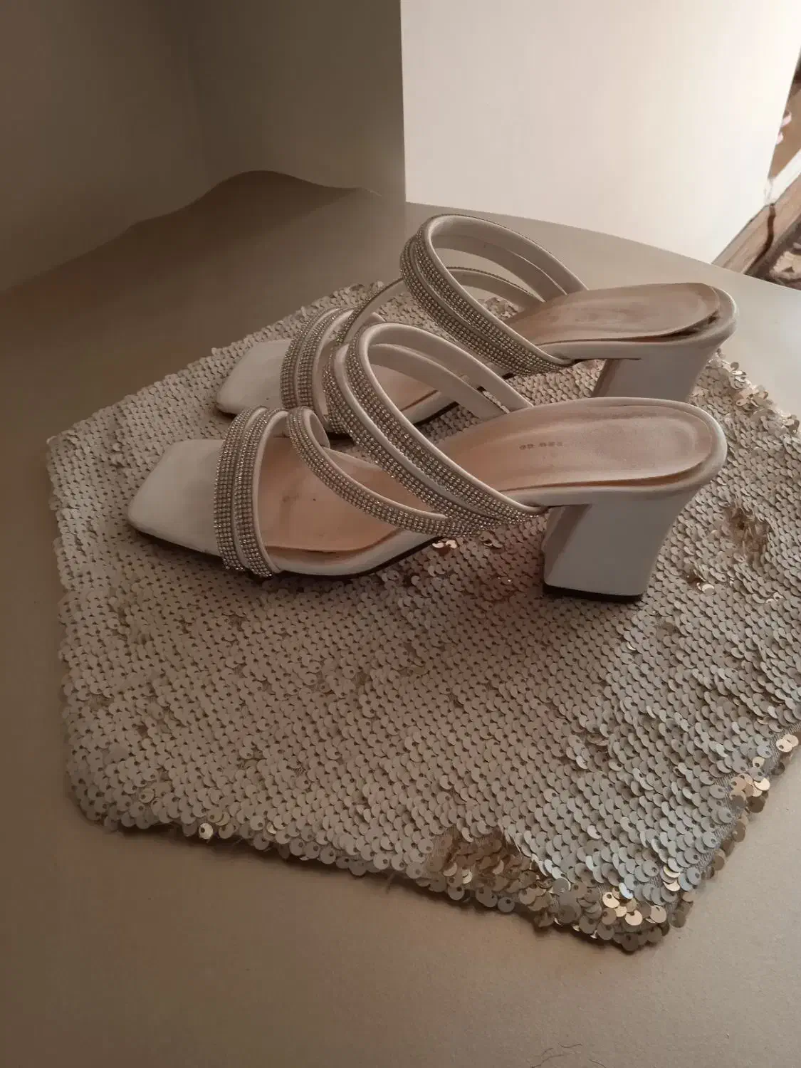صندل مجلسی سفید|کیف، کفش، کمربند|کرج, مهرویلا شمالی|دیوار