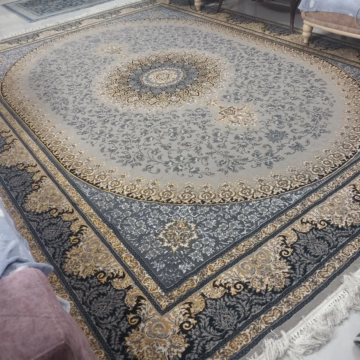 فرش|فرش|اصفهان, پزوه|دیوار