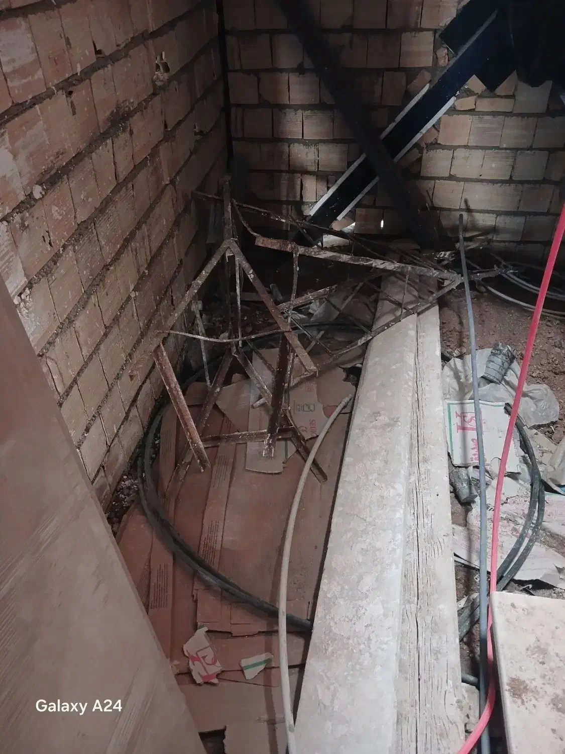 تخت فروشی وچهارپایه|مبلمان خانگی و میز عسلی|بیرجند, |دیوار