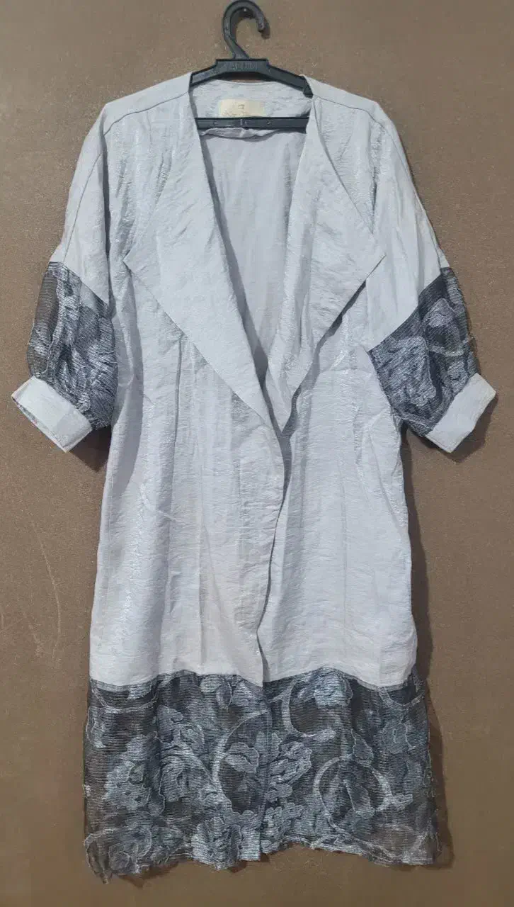 چند عدد مانتو هر کدوم ۱۵۰ تومن|لباس|محمدشهر, محمدشهر|دیوار