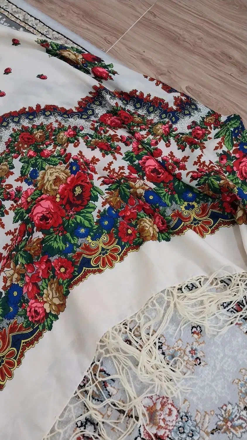 روسری سنتی|لباس|رشت, فخب|دیوار