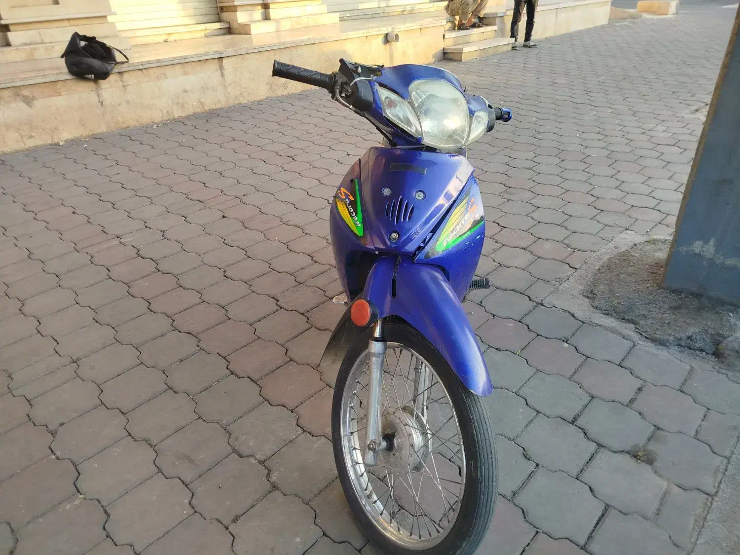 موتور طرح ویو مزایده یه خورده خط خش داره سالم|موتورسیکلت|گرگان, |دیوار