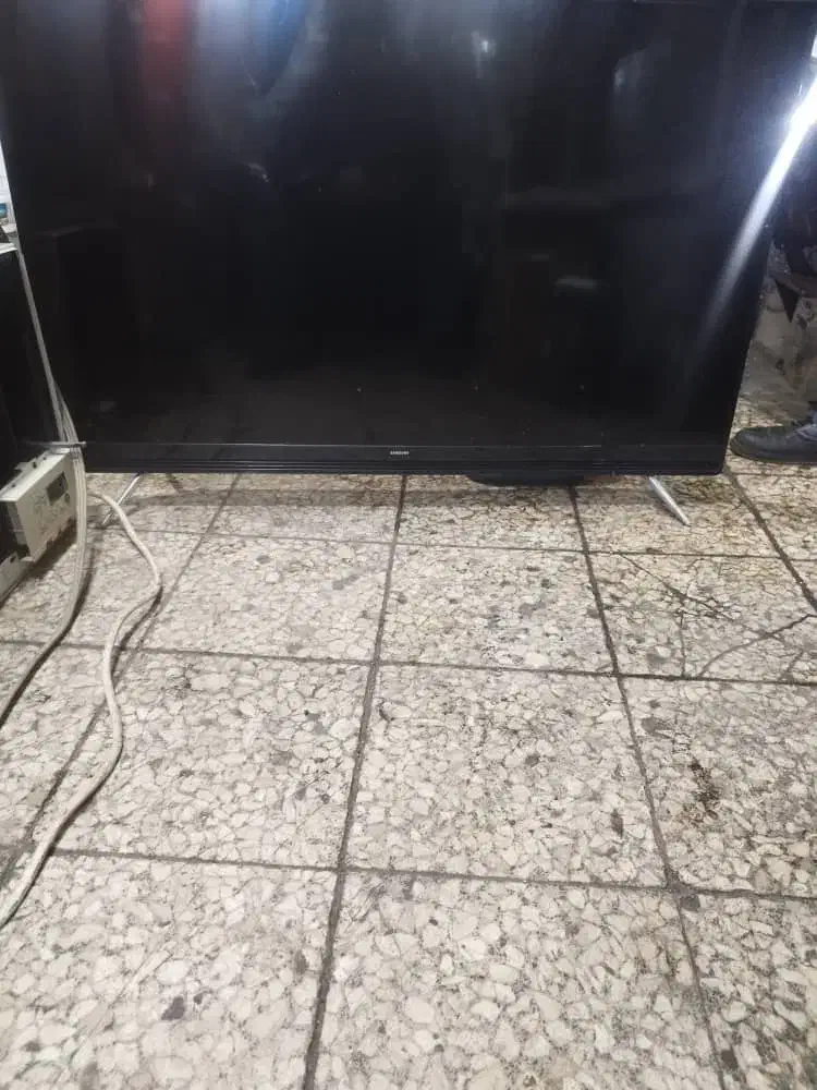 تلویزیون ال ای دی|تلویزیون و پروژکتور|رشت, سعدی (تختی)|دیوار