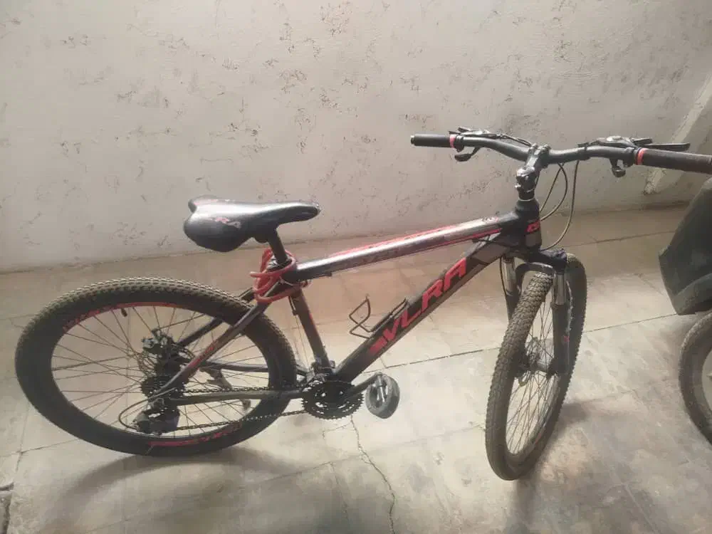 دوچرخه|دوچرخه، اسکیت، اسکوتر|صدرا-فارس, فاز ۱|دیوار