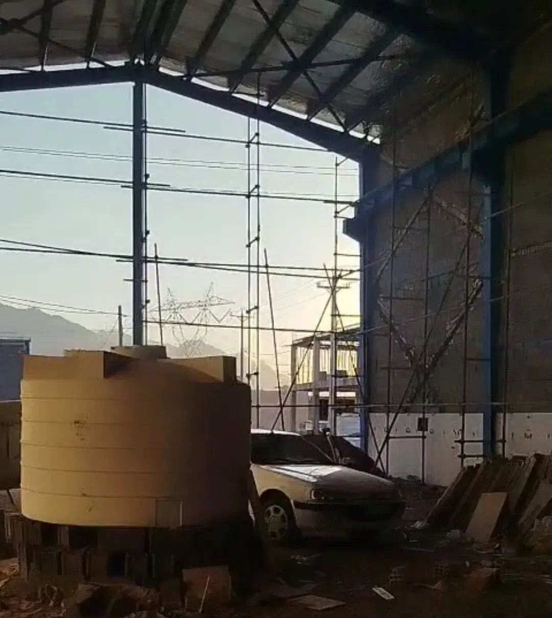 منبع پلیمری عمودی|مصالح و تجهیزات ساختمان|مهریز, |دیوار