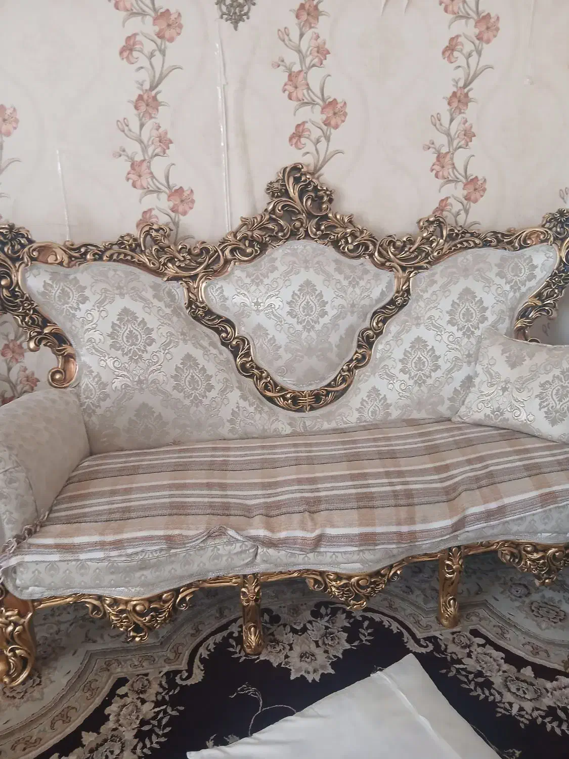 مبل در حد نو|مبلمان خانگی و میز عسلی|هریس, |دیوار