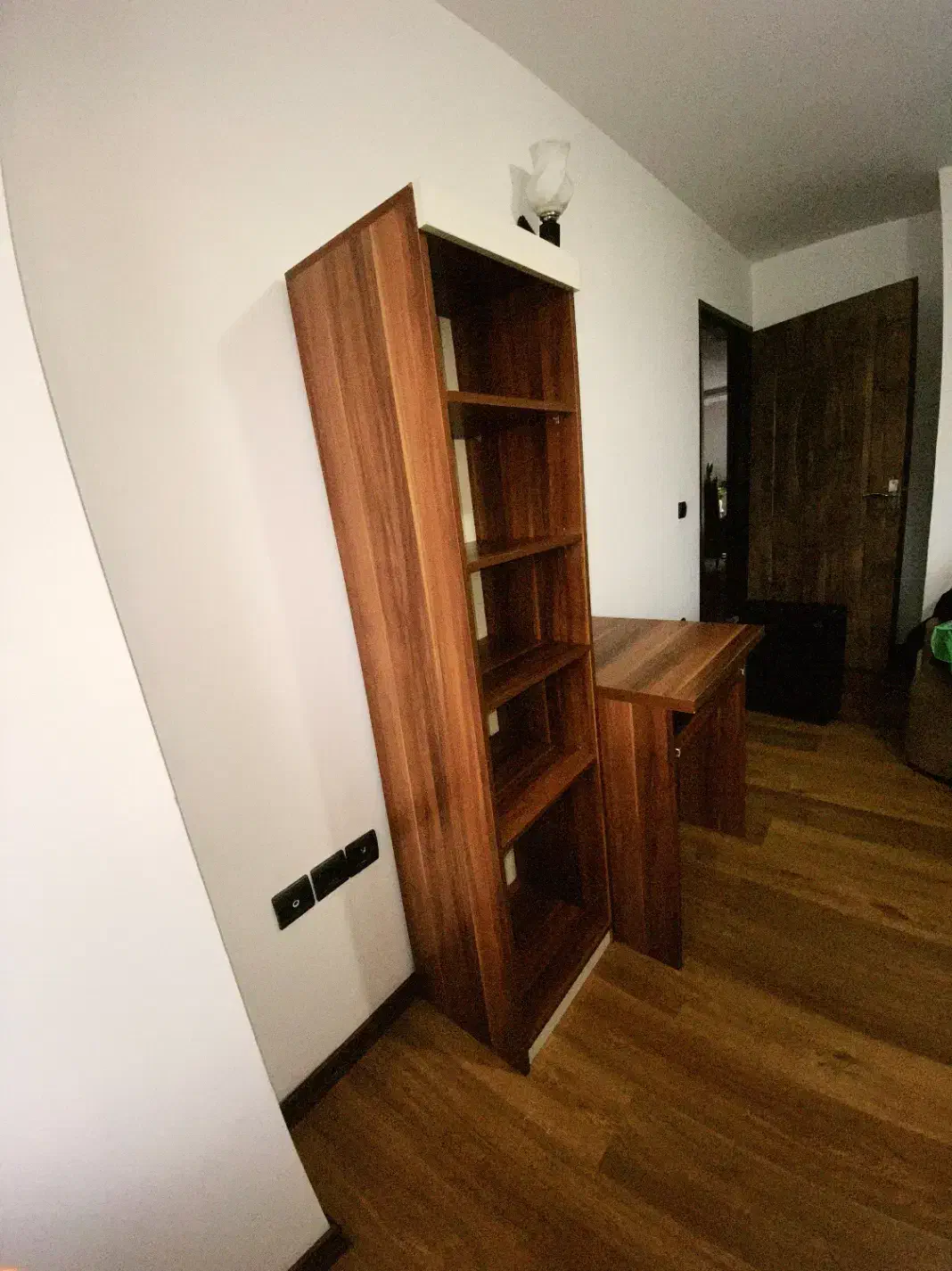 میز کامپیوتر و کتابخونه|میز تحریر و کامپیوتر|بندر انزلی, سی متری|دیوار