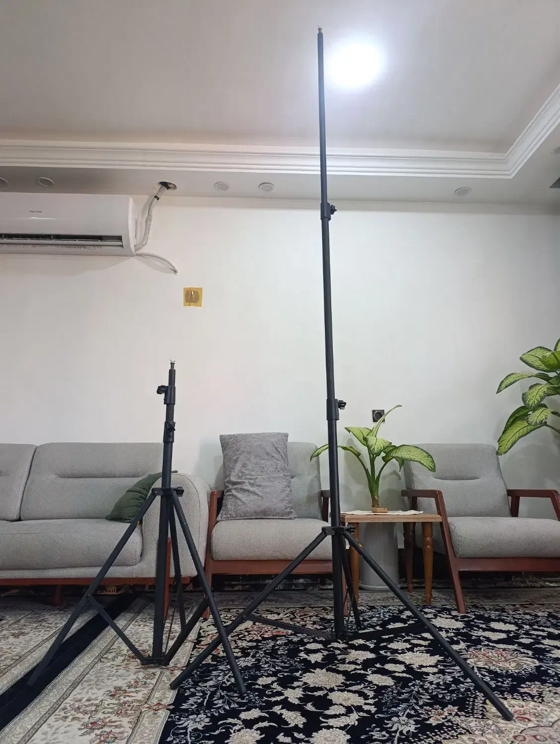 فروش دو عدد پایه|دوربین عکاسی و فیلم‌برداری|اندیمشک, |دیوار