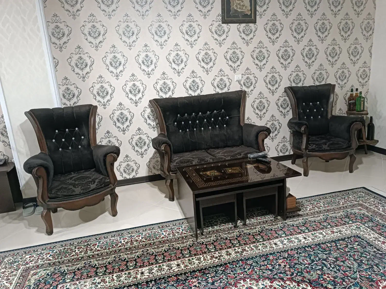 مبل ۶نفره با میز وعسلی|مبلمان خانگی و میز عسلی|پرند, فاز ۴|دیوار