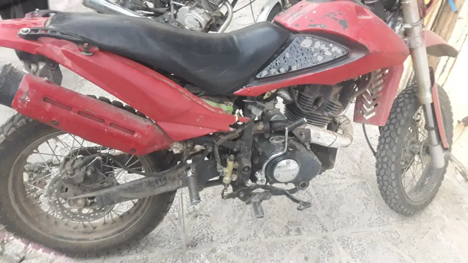 موتور رادیسون|موتورسیکلت|پاوه, |دیوار