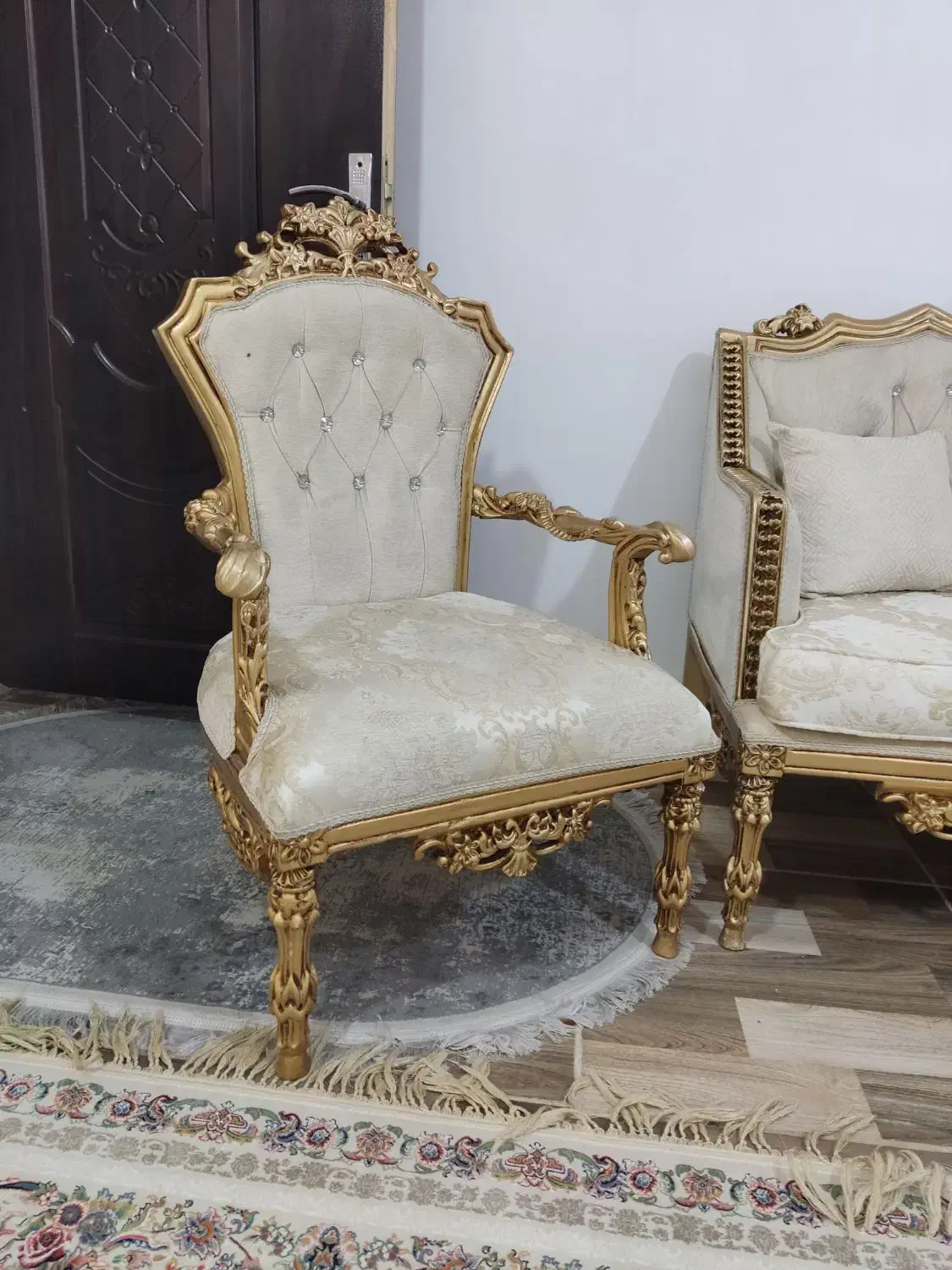 مبل سلطنتی آبشاری جدید در حد نو|مبلمان خانگی و میز عسلی|خرمآباد, |دیوار