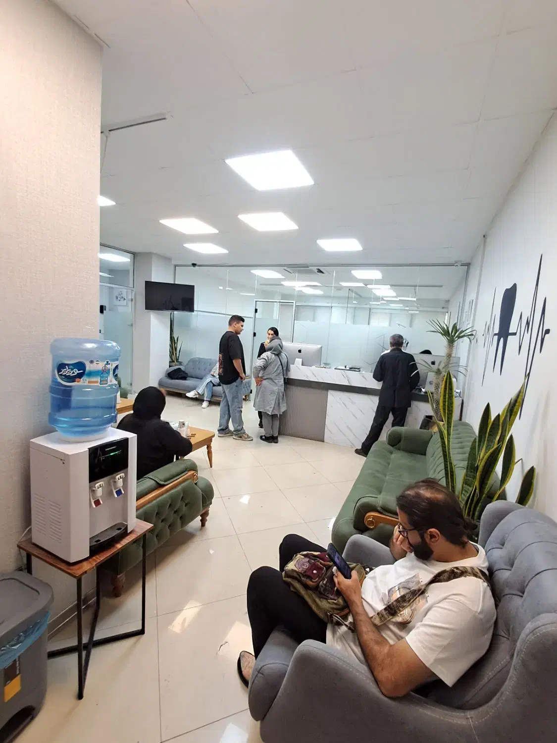 خدمات و نظافت مطب دندانپزشکی|استخدام سرایداری و نظافت|تهران, میرداماد|دیوار