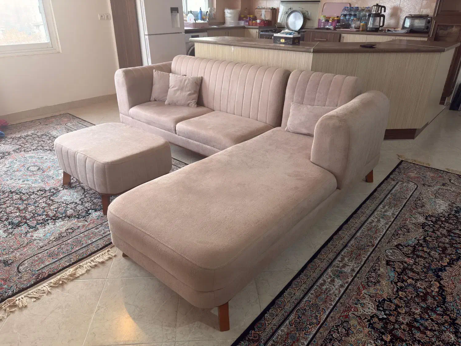 مبل ال به همراه جلومبلی و کوسن|مبلمان خانگی و میز عسلی|رامسر, |دیوار