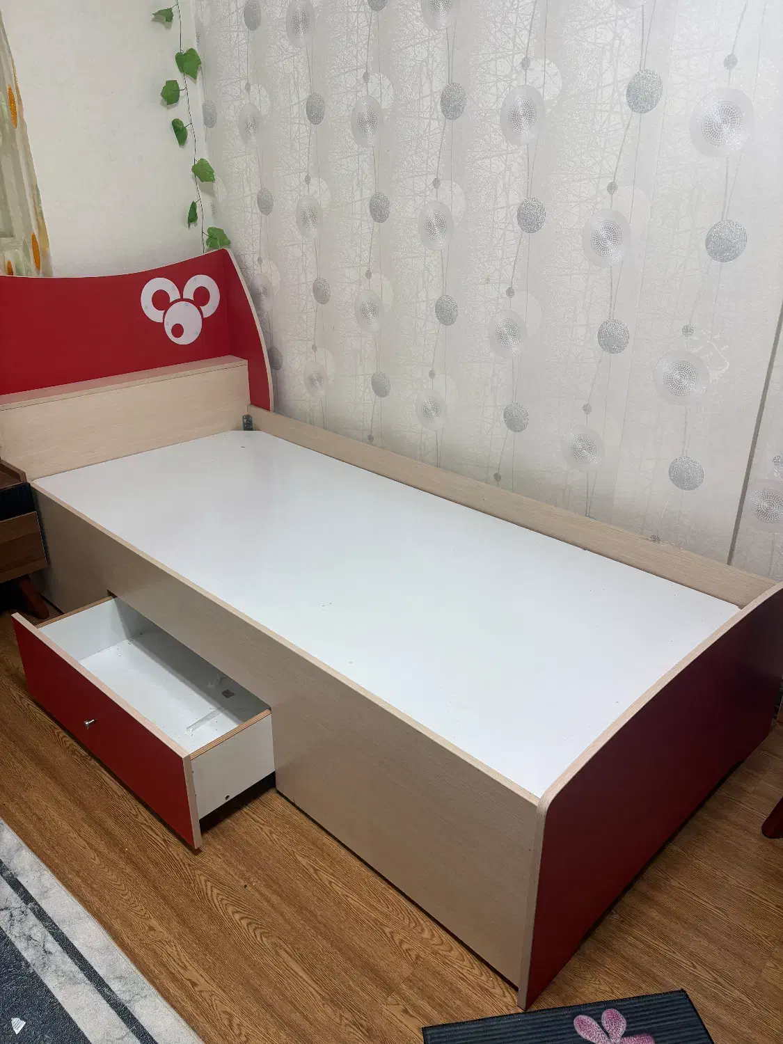 تخت به همراه تشک طبی در حد نو|تخت و سرویس خواب|دزفول, |دیوار