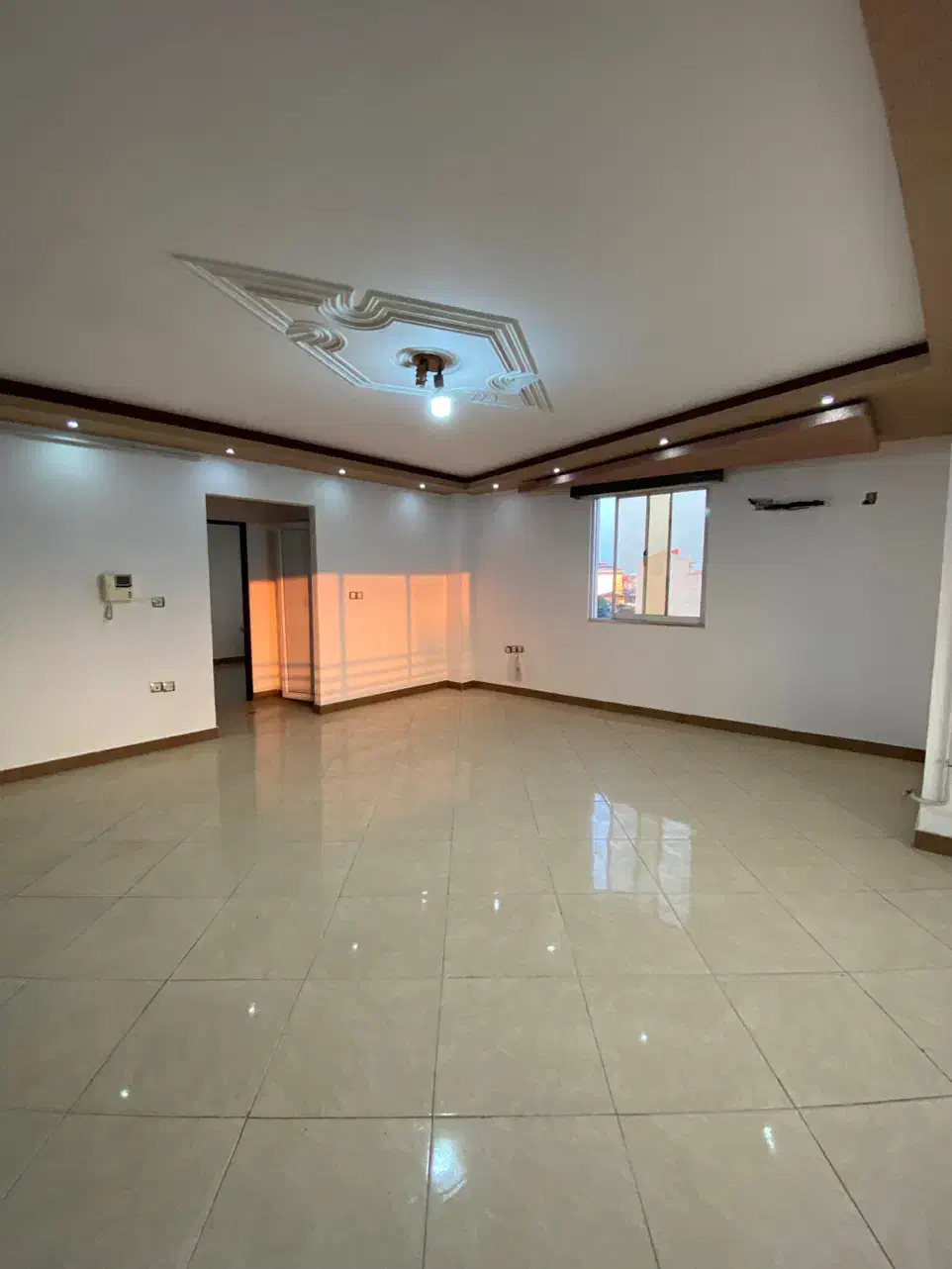 اجاره واحد ۹۵ متری (پارکینگ،آسانسور،انباری)|اجارهٔ آپارتمان|کوچصفهان, |دیوار