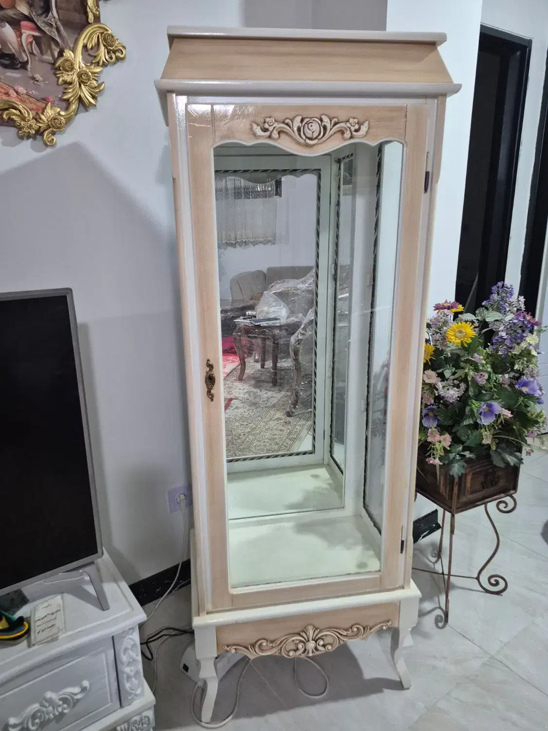 ویترین کاملا نو و سالم|بوفه، ویترین، کنسول|اصفهان, فرح آباد|دیوار