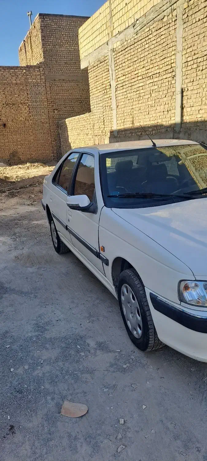 پژوپارس۸۳|خودرو سواری و وانت|کاشان, کارگر|دیوار