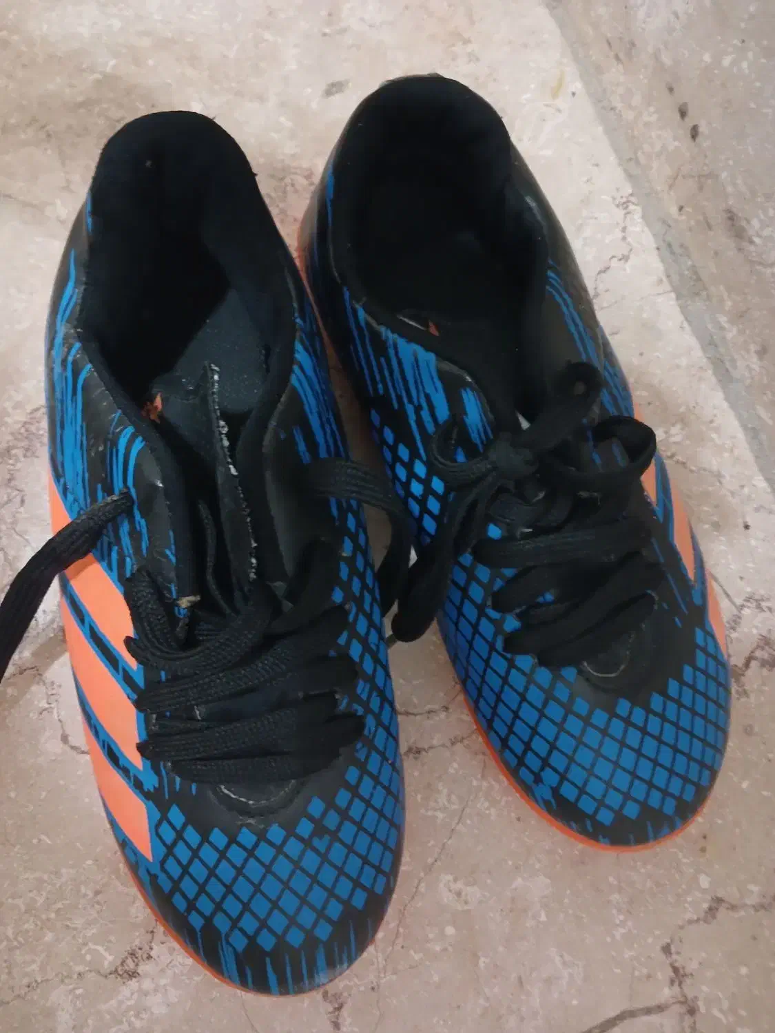 کفش فوتسال|کیف، کفش، کمربند|شیروان (خراسان), |دیوار