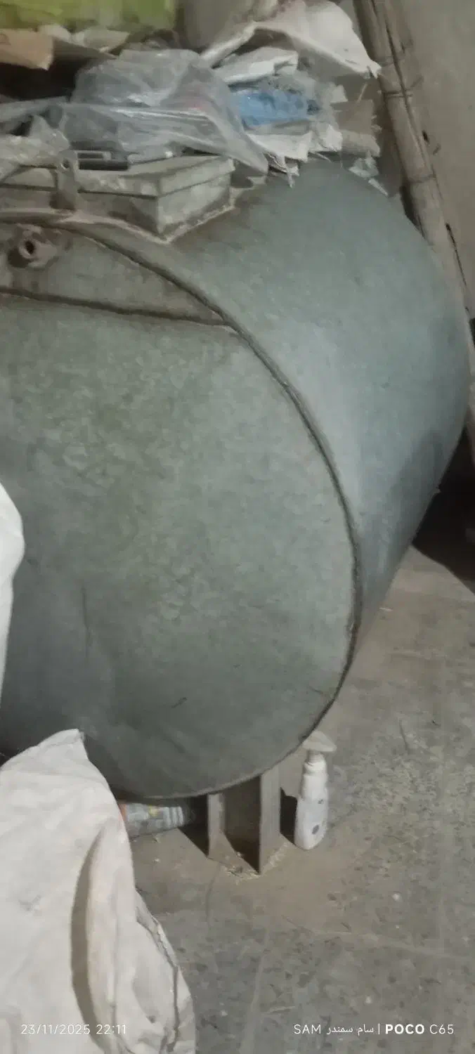 تانکر۱۲۰۰ لیتری ورق گالوانیزه محکم وسالم..|مصالح و تجهیزات ساختمان|زاهدان, |دیوار
