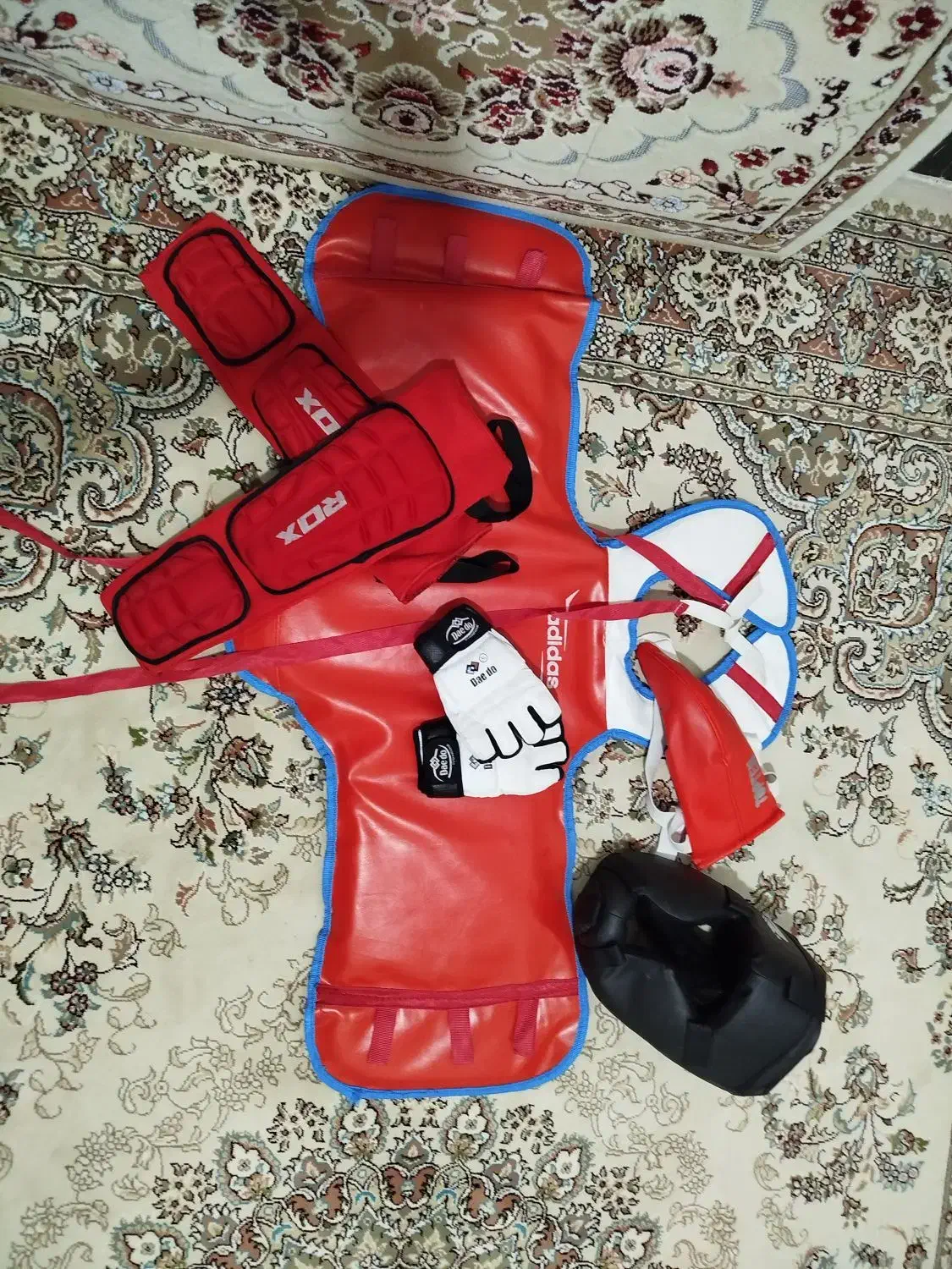 دو دست لباس کنگ فو و وسایل مبارزه|لباس|جوانرود, |دیوار