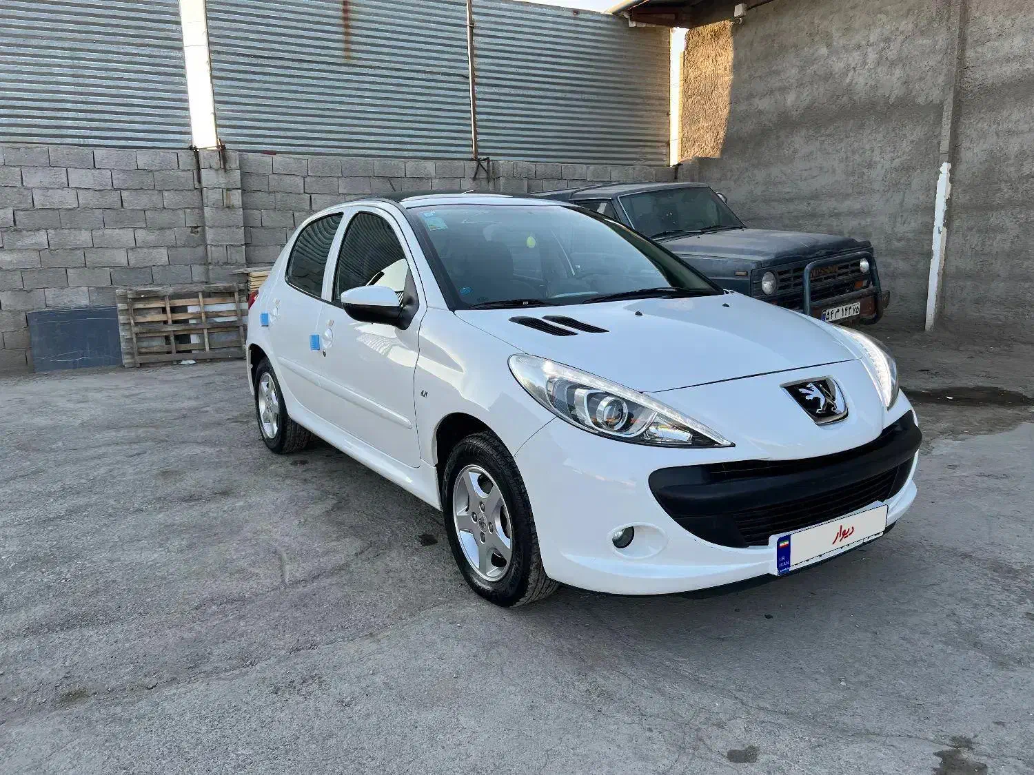 ۲۰۷مدل۴۰۲|خودرو سواری و وانت|سیرجان, |دیوار