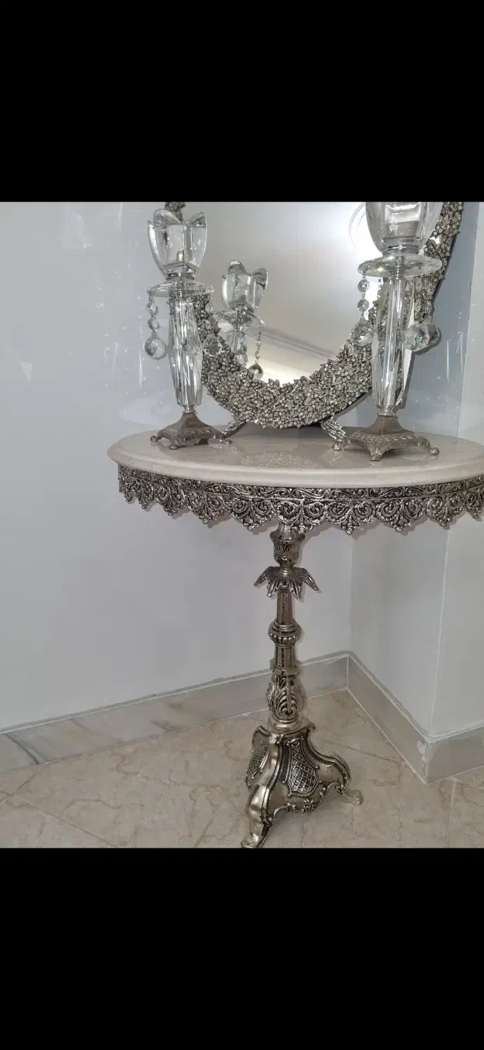 آینه همراه با پایه و شمعدان|آینه|کرج, شهرک جهاننما|دیوار