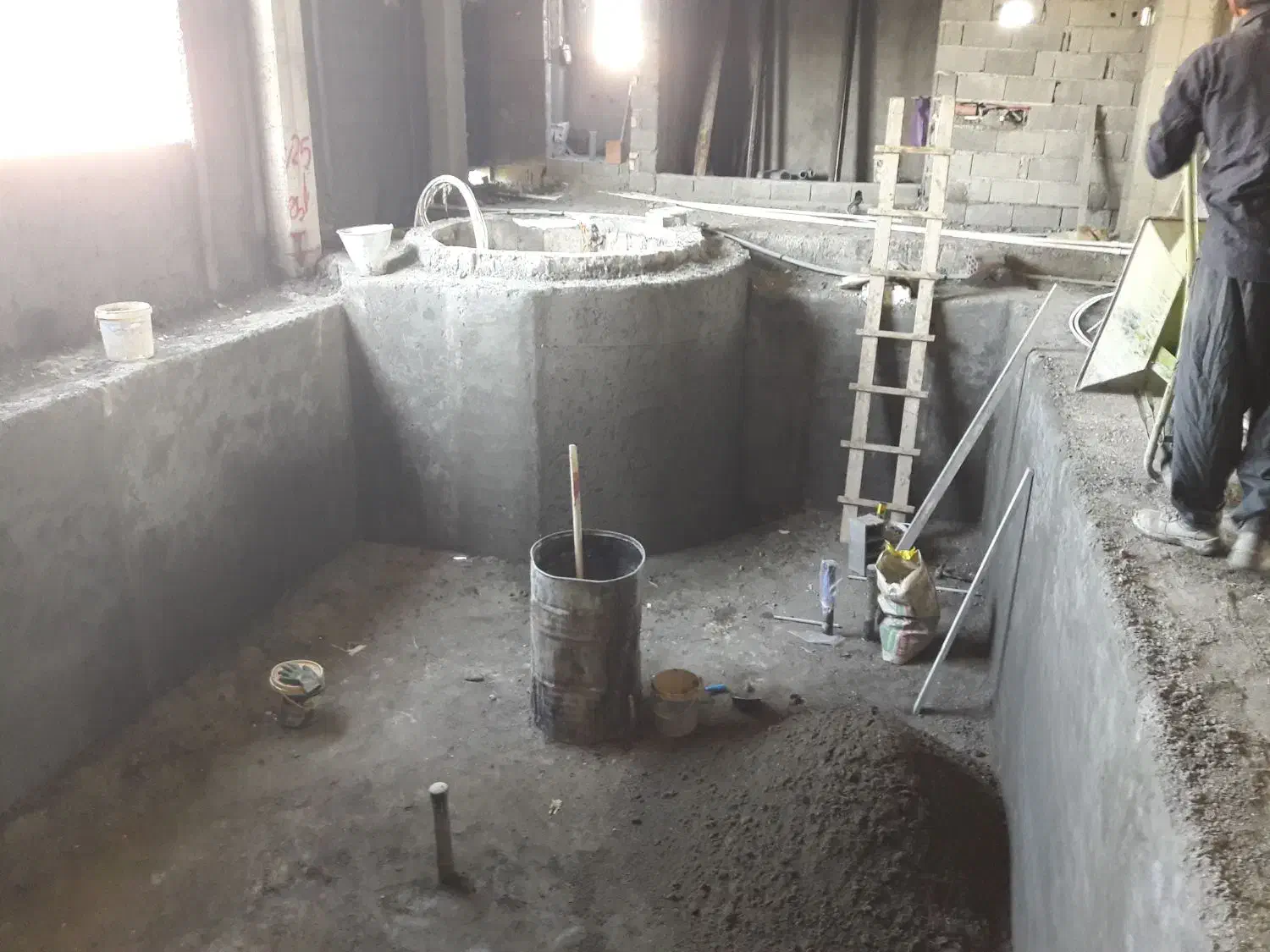 کاشی کاری استخر - جکوزی - آببندی - سیمان کاری|خدمات پیشه و مهارت|نوشهر, |دیوار