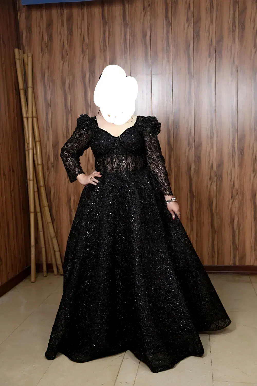 لباس مجلسی|لباس|کوهسار (البرز), |دیوار